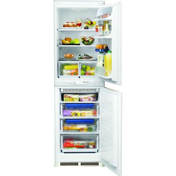 Hotpoint HM325FF2 Frost Free Integrated Fridge Freezer