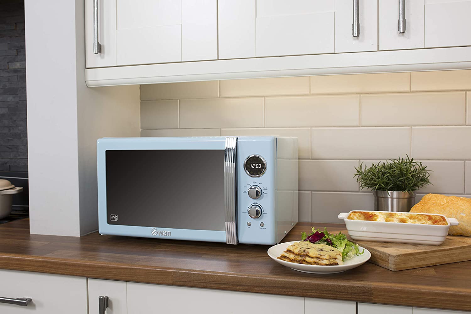Swan SM22085BLN Retro Style 25L Digital Microwave in Blue 900W G