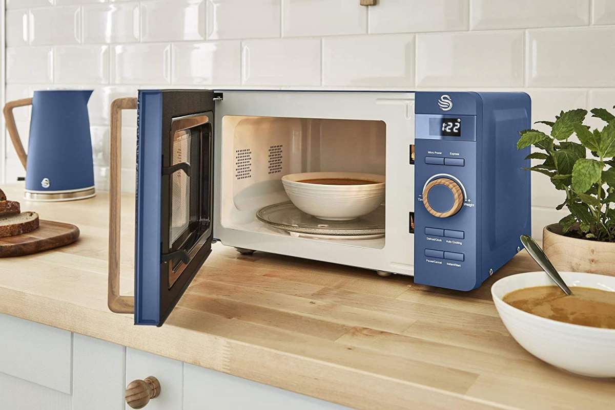 Swan SM22036BLUN 20L Nordic Blue Microwave in Navy Blue G Craggs Ltd