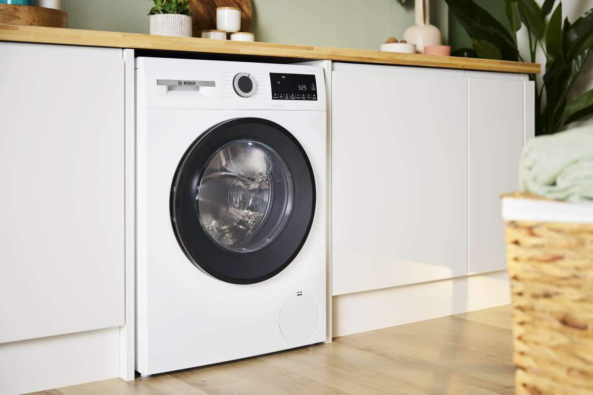 bosch, 9kg, 1400rpm spin speed, washing machine, white | Gillmans