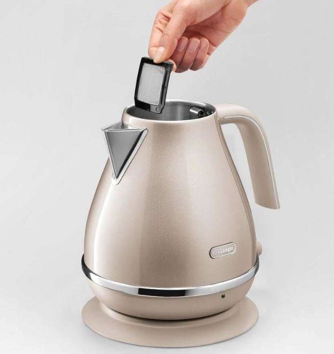 De'Longhi KBOT3001 Icona Metallics 1.7 Litre Kettle Beige Sherwoods